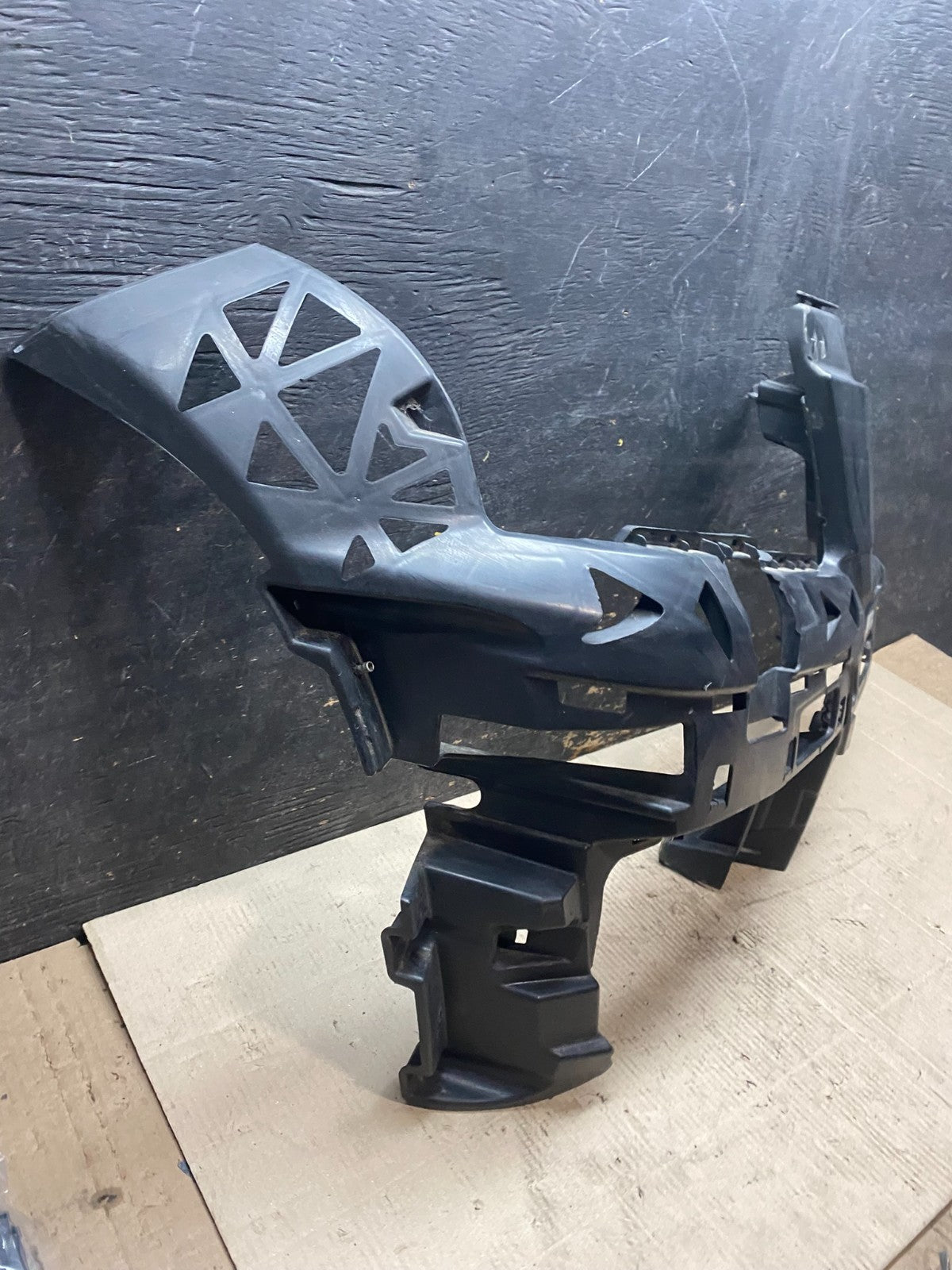 2010 2012 Mercedes GLK-Class GLK350 Front Right Bumper Basic Carrier x2910 DG2