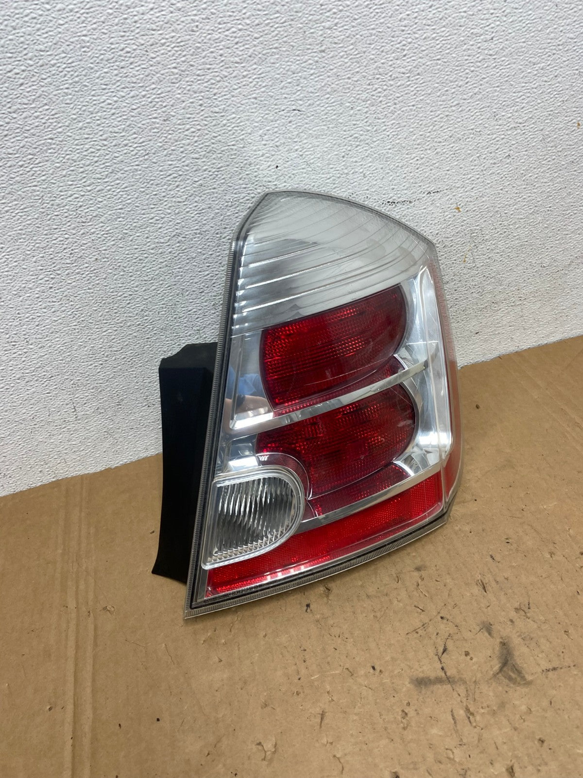2007 to 2012 Nissan Sentra Right Passenger Rh Side Tail Light AD3117 LK2