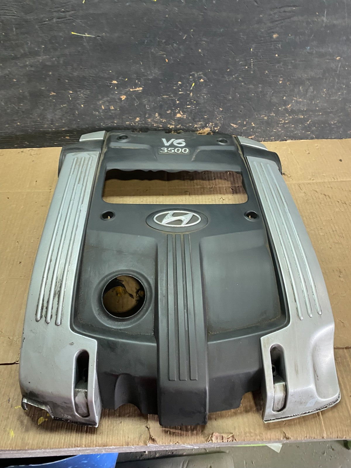 2001 to 2005 Hyundai XG350 V6 Engine Motor Cover U6338 DG0