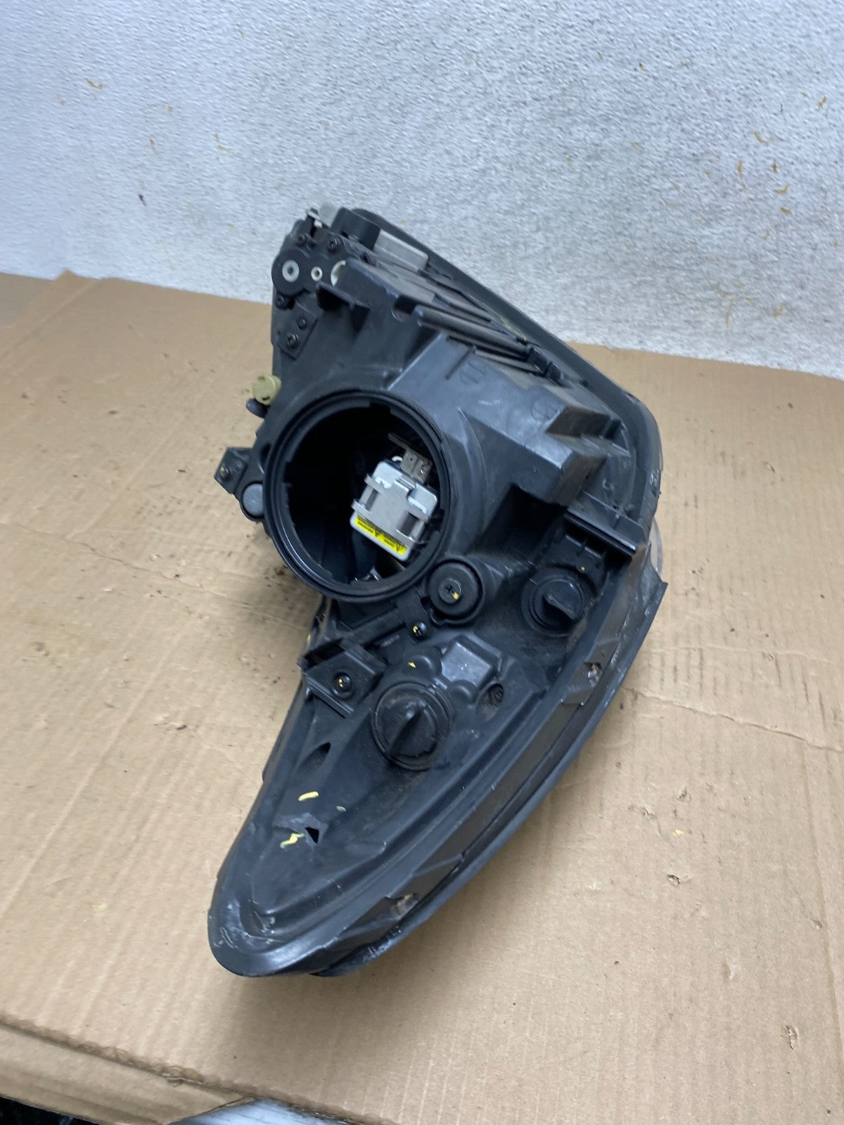 2009 - 2011 Hyundai Genesis Left Driver LH Xenon Headlight AI1308 DW12