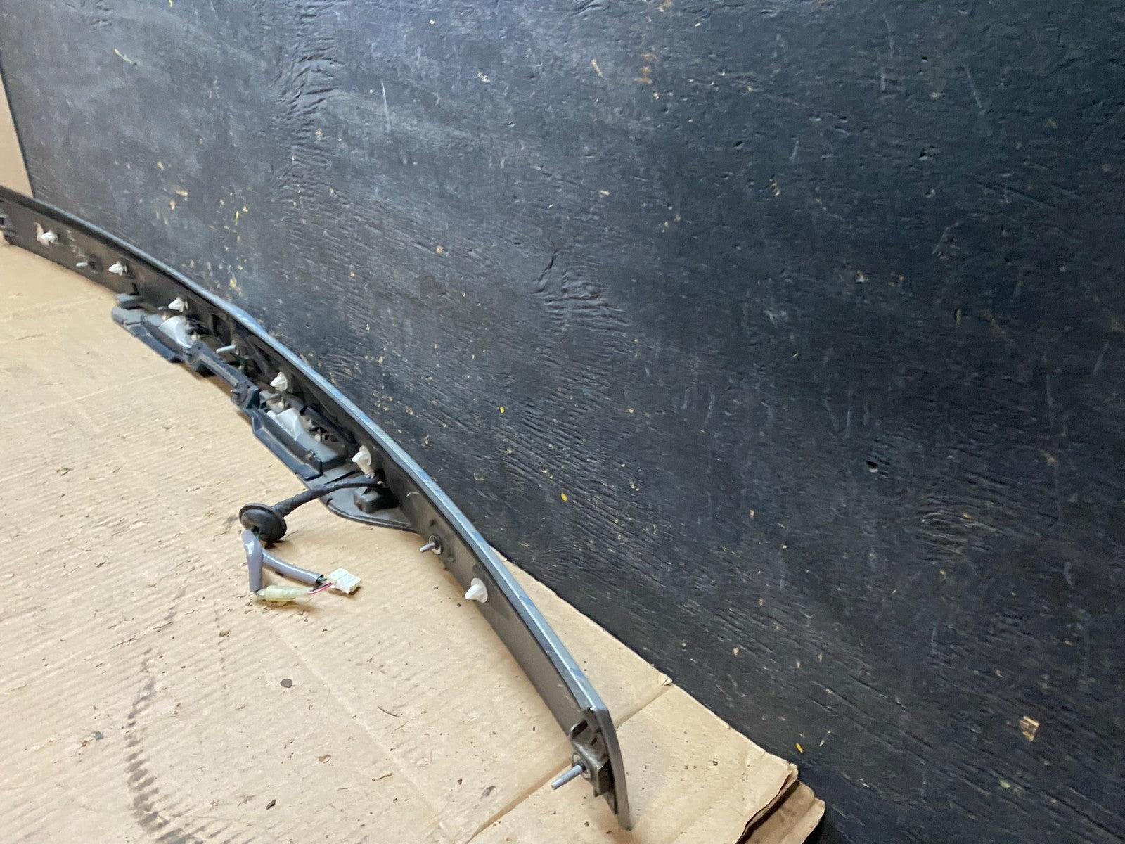 2009 - 2013 Subaru Forester  Liftgate Tailgate Trunk Trim Molding U6437 DG12