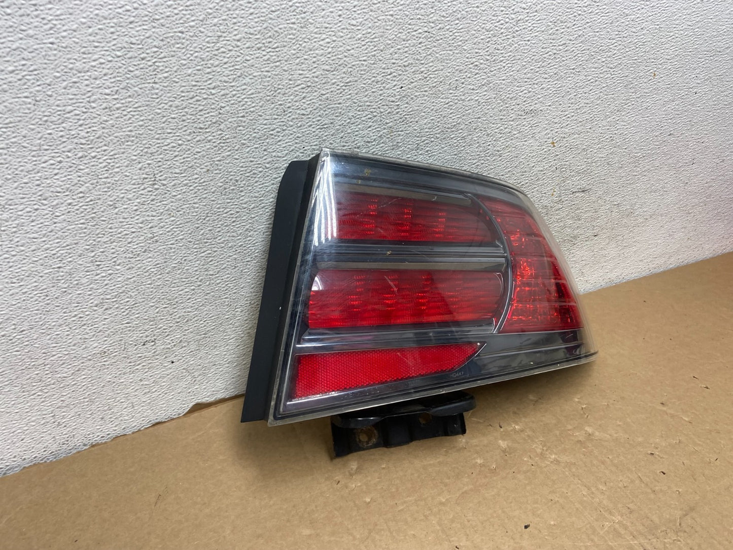 2007 2008 Acura TL Type-S Right Passenger RH Side Tail Light AF7358 DW2