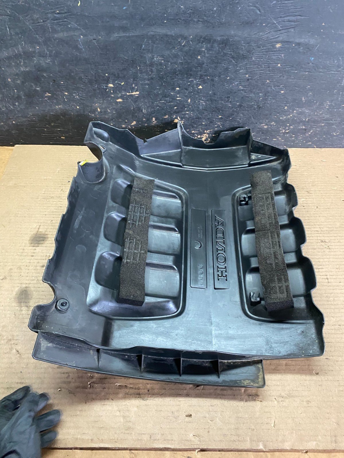 2005 to 2007 Honda Odyssey Black Engine Cover OEM s3691 DG7