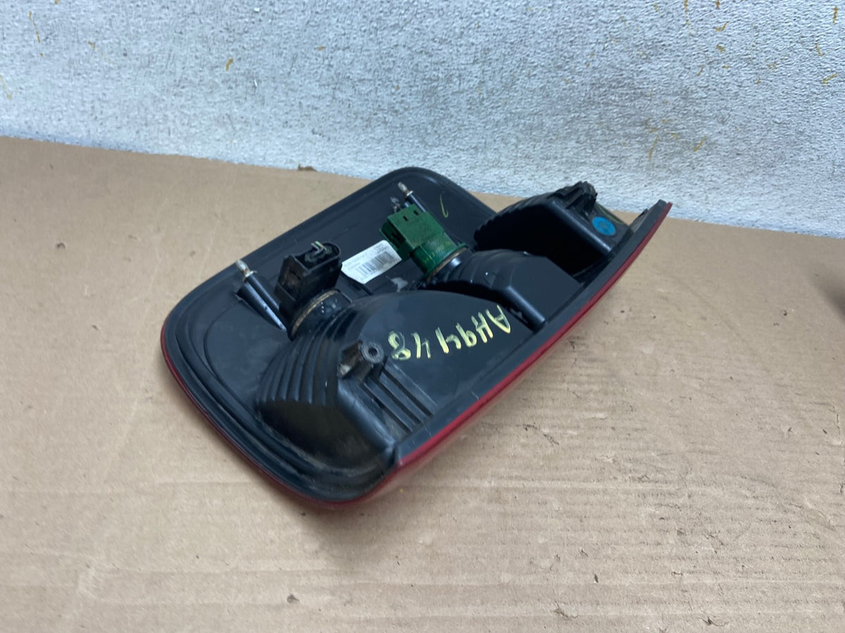 2004 to 2008 Ford F150 F-150 Left Driver LH Side Tail Light AH9448 LK3