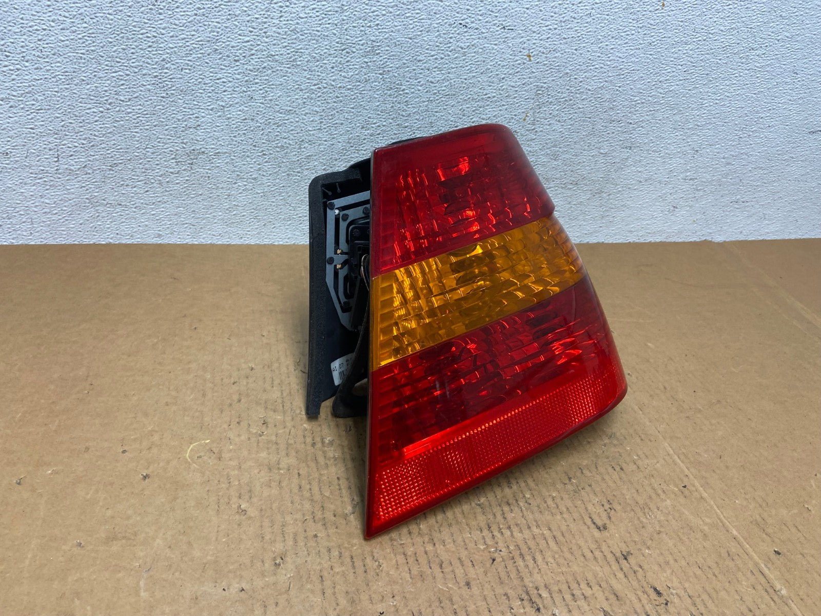 2002 - 2005 BMW 3 E46 Series Right Passenger RH Side Tail Light AD9339 LK2