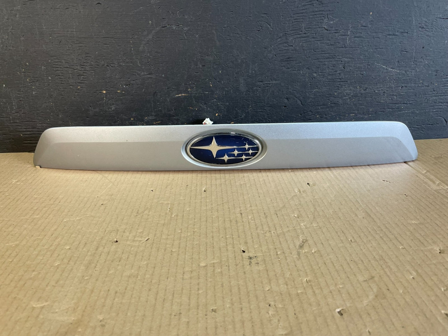 2017 - 2021 Subaru Impreza Rear Liftagte Molding Garnish ae3679 DG0