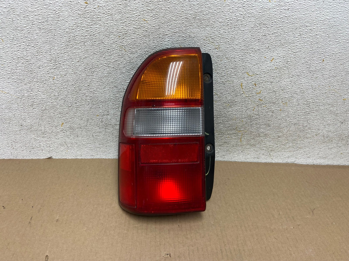 1999 to 2003 Suzuki XL-7 Vitara Left Driver LH Side Tail Light AH4379 LK0