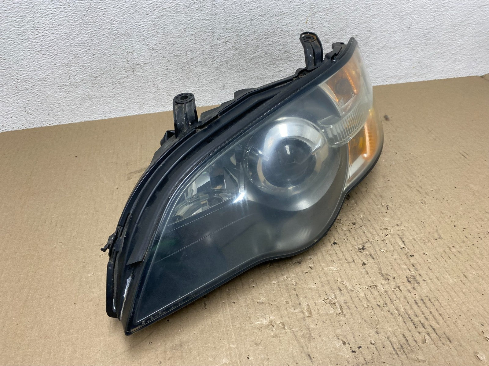 2006 to 2007 Subaru Legacy Left Driver LH Side Headlight AE7034 DW2