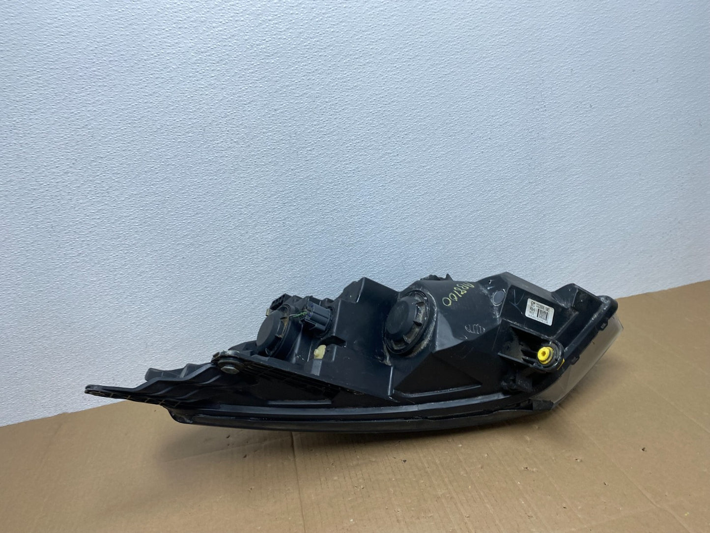 2013-2017 Chevrolet Traverse Right Passenger Side Halogen Headlight AB8100 DW6