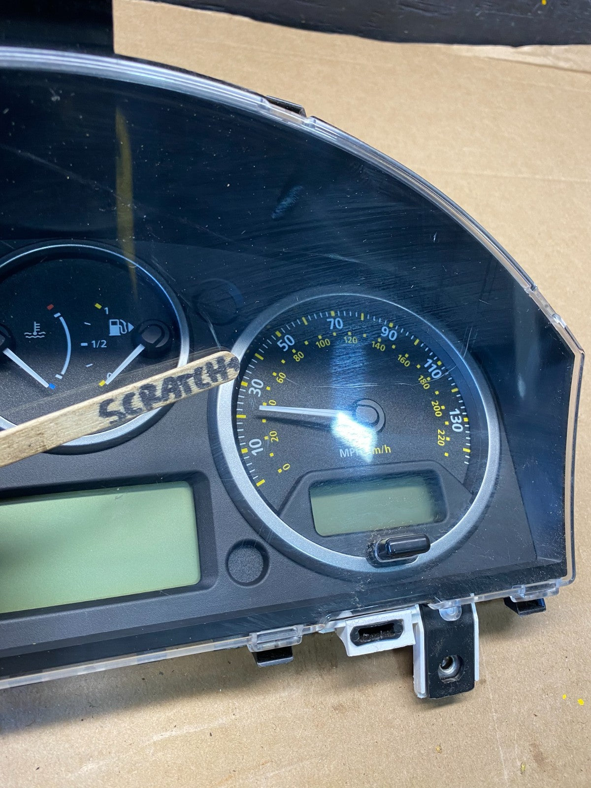 2008 Land Rover LR2 Speedometer Cluster Gauge Oem r2499 DG1