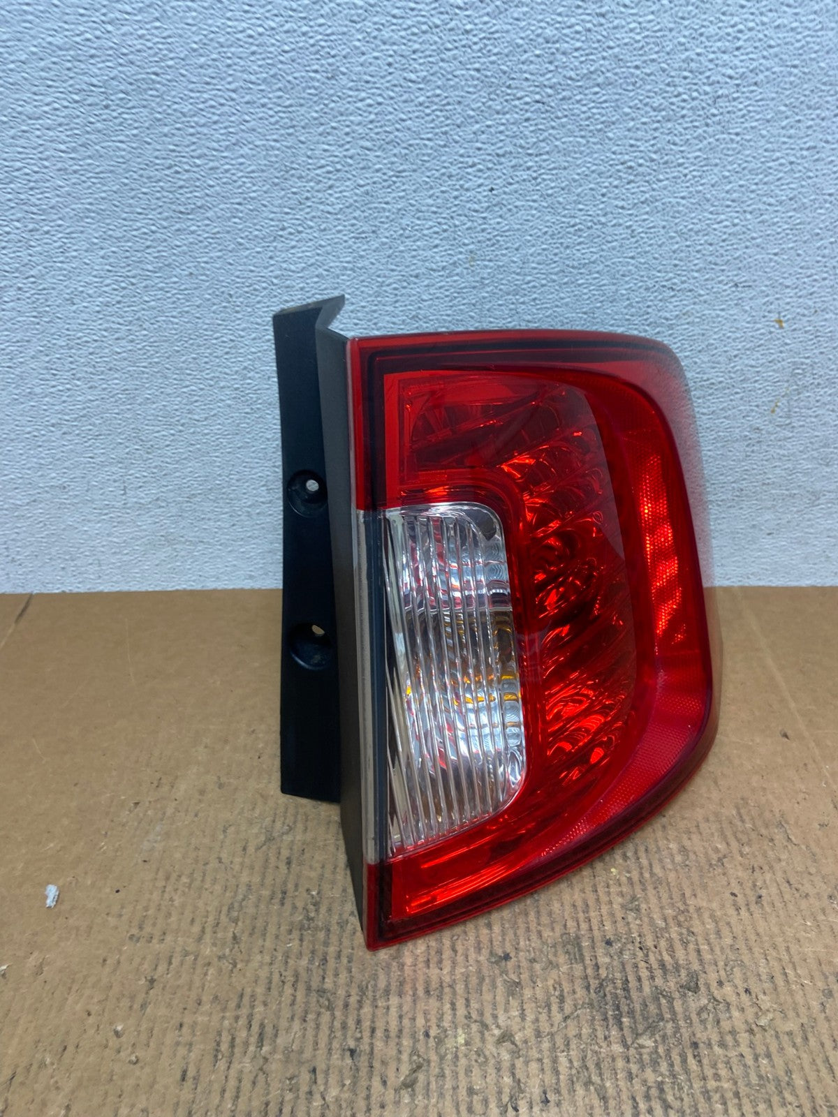 2011 2012 2013 2014 Ford Edge Right Passenger RH Side Tail light AE1490 LK2
