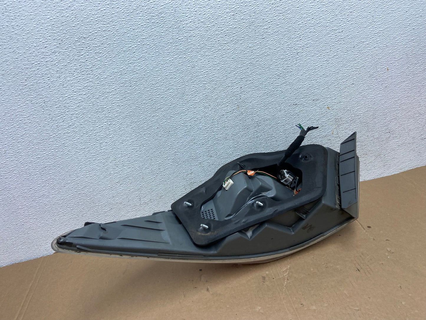 2011 - 2015 Hyundai Sonata Hybrid Left Driver LH Tail Light AD7890 LK5