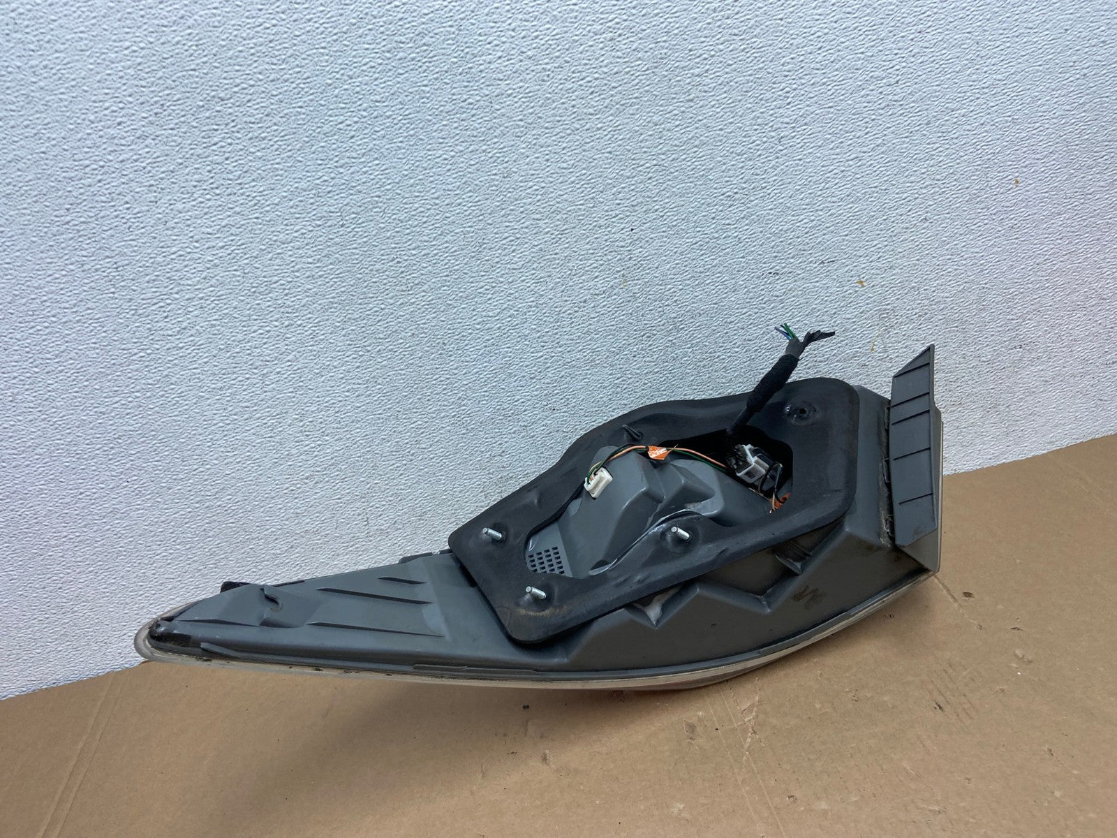 2011 - 2015 Hyundai Sonata Hybrid Left Driver LH Tail Light AD7890 LK5