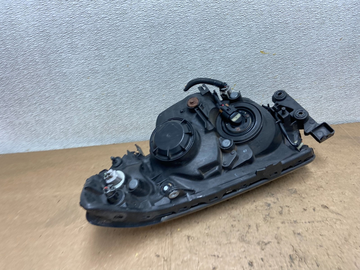 2006-2008 Subaru Forester Right Passenger Rh Headlight Halogen Y7115 DW8