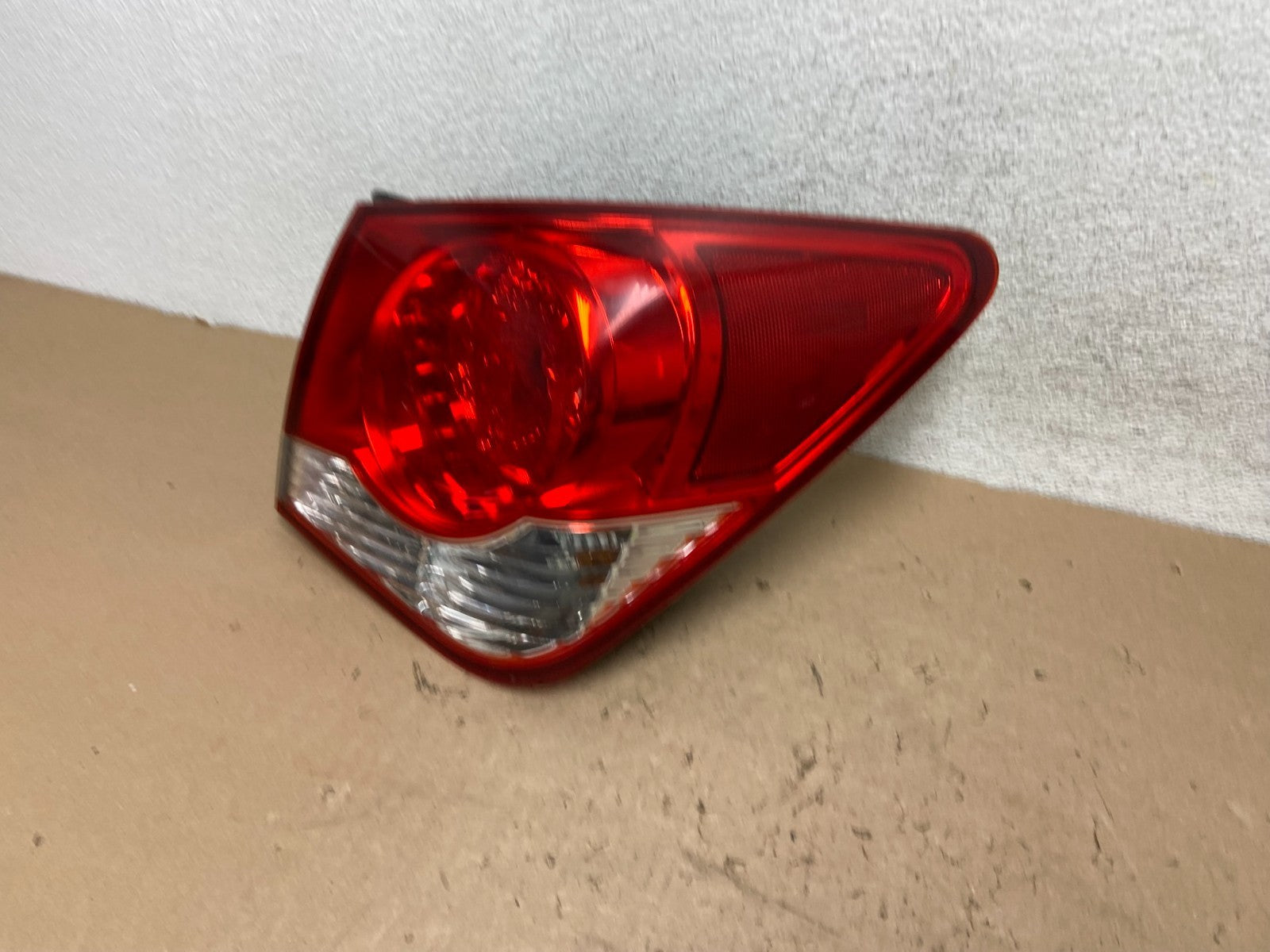 2011 2012 2013 2014 Chevrolet Cruze Right Passinger RH Side Tail Light AG43581