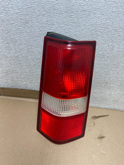 2003 to 2017 Chevrolet Express 1500 Left Driver Side Tail Light Oem U0905 DW0