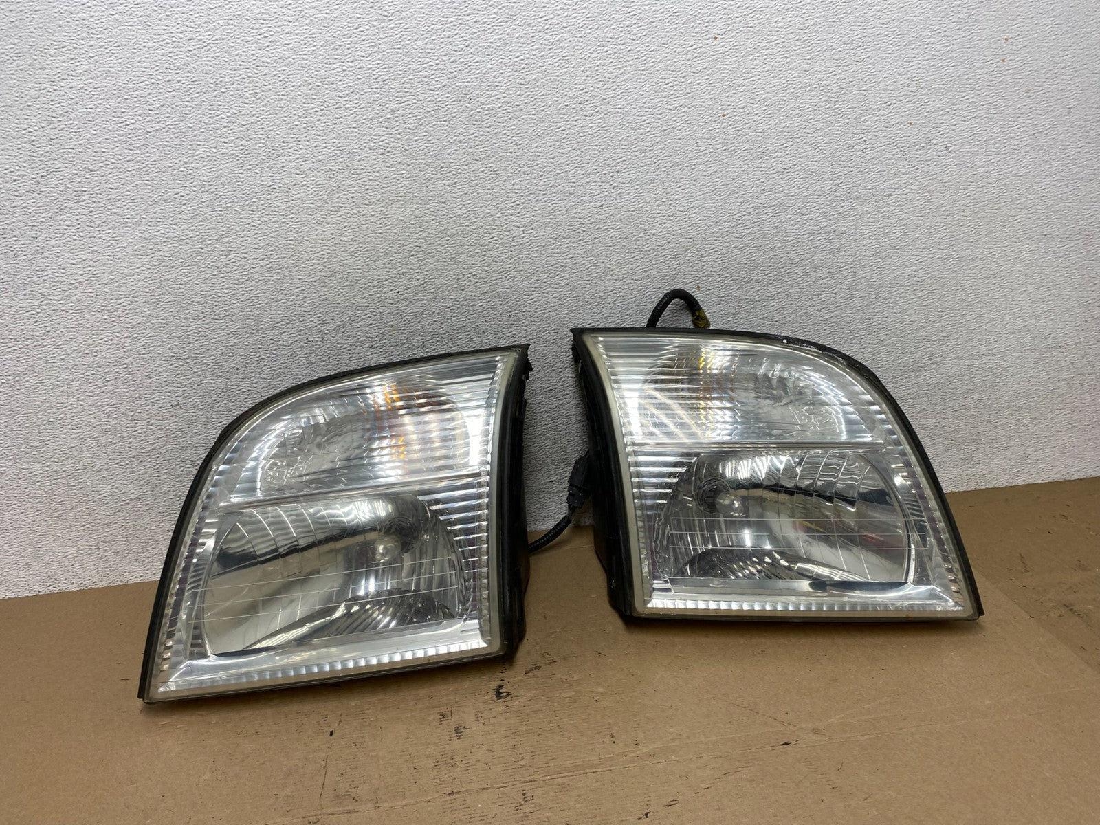 2002-2005 Mercury Mountaineer Left+Right Side Halogen Headlights AF4484 DW0