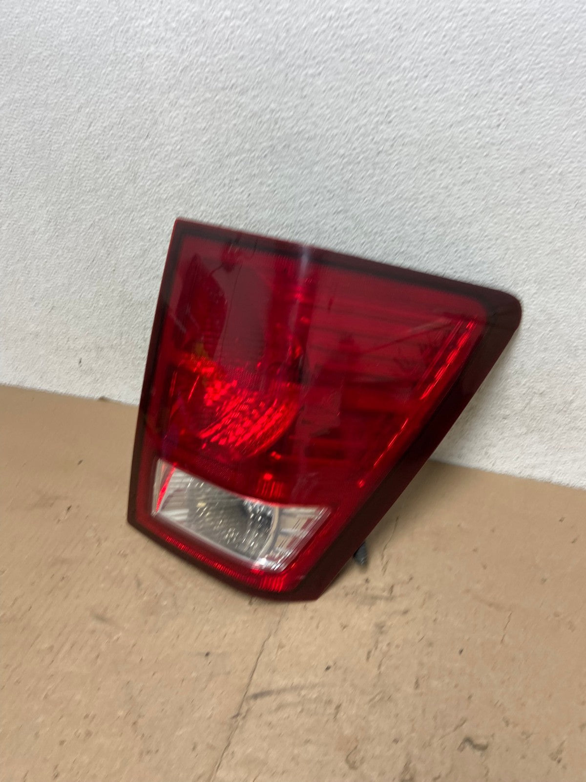 2007 2008 2009 2010 Jeep Grand Cherokee Right Passenger Tail Light AG5493 LK1