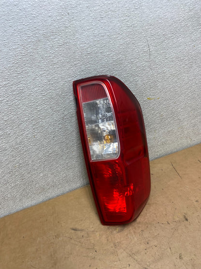 2005 to 2014 Nissan Frontier Left Driver LH Side Tail light Oem X4932 DW2