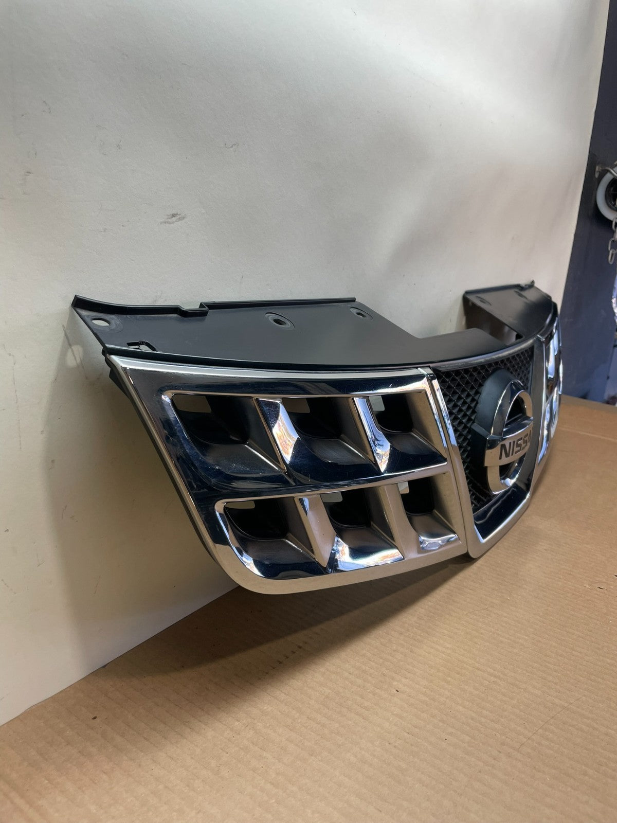2011 to 2015 Nissan Rogue Front Upper Chrome Grill Grille AJ1035 DG2