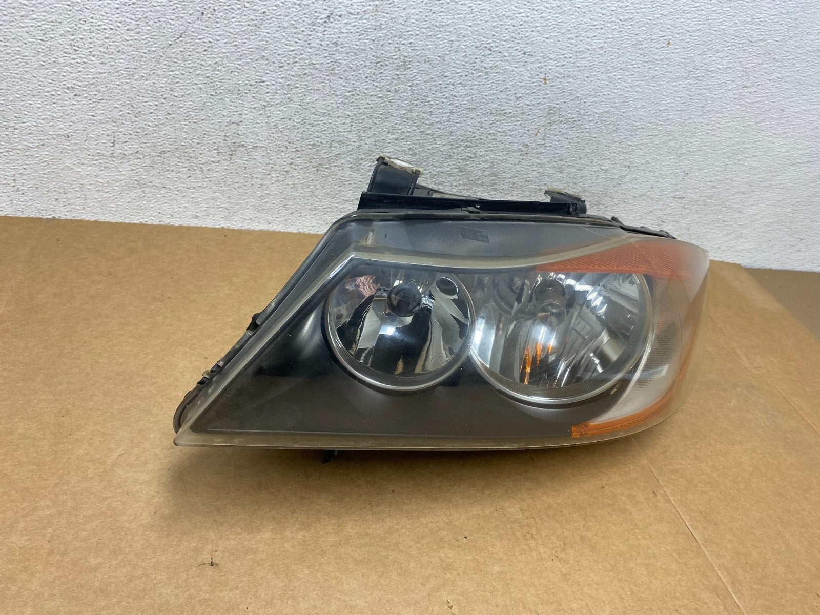 Halogen 2006 to 2008 BMW 3 Series Headlight Left Driver LH AE2898 DW2