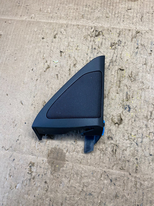 2020 to 2023 BMW X6 right side Tweeter Speaker Right Side Door N04960