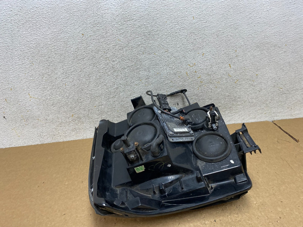 2002-2006 Cadillac Escalade Right Passenger Side Xenon Headlight AI3649 DW5