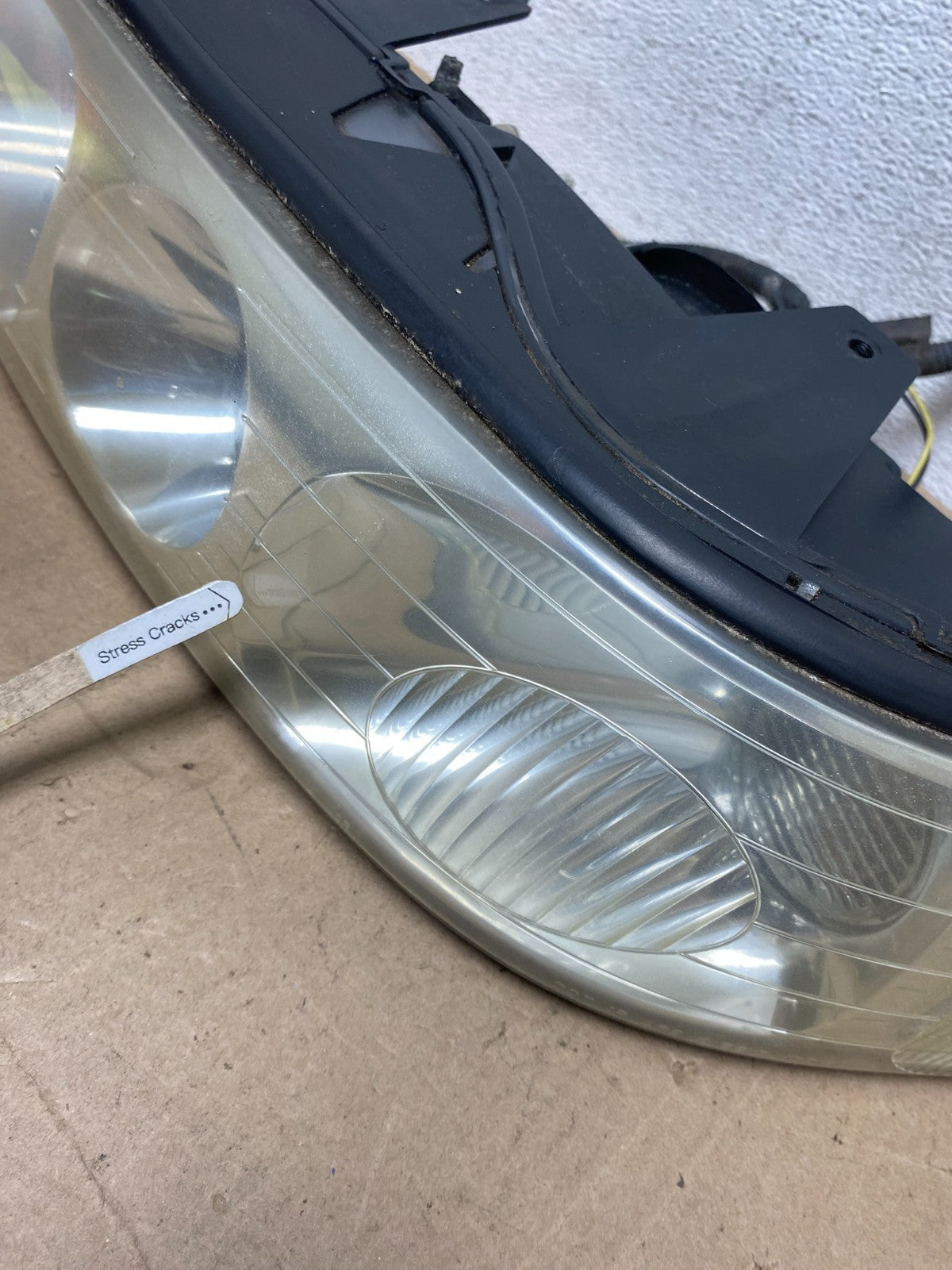 1998 to 2004 Cadillac Seville Left Driver LH Side Headlight ae6743 DG4