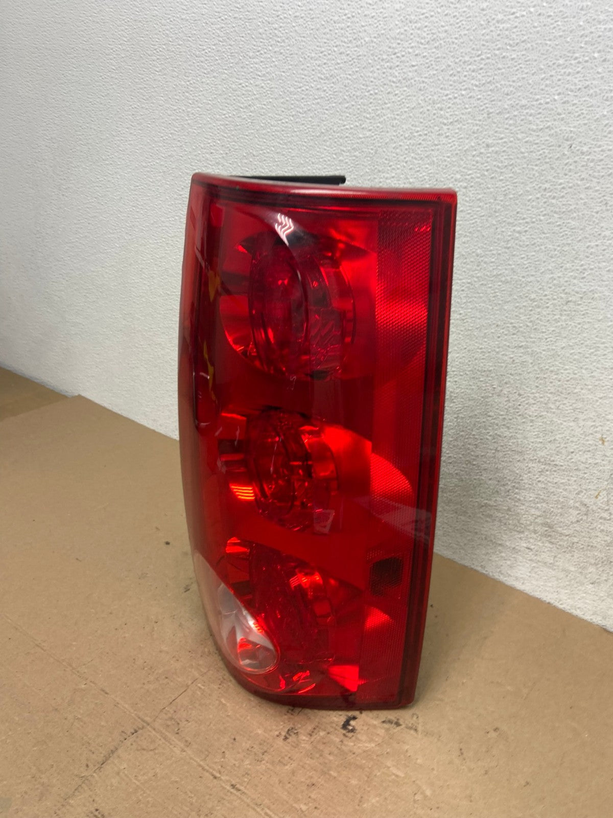 2007 to 2011 GMC Yukon Right Passenger RH Side Tail Light AF4548 LK1