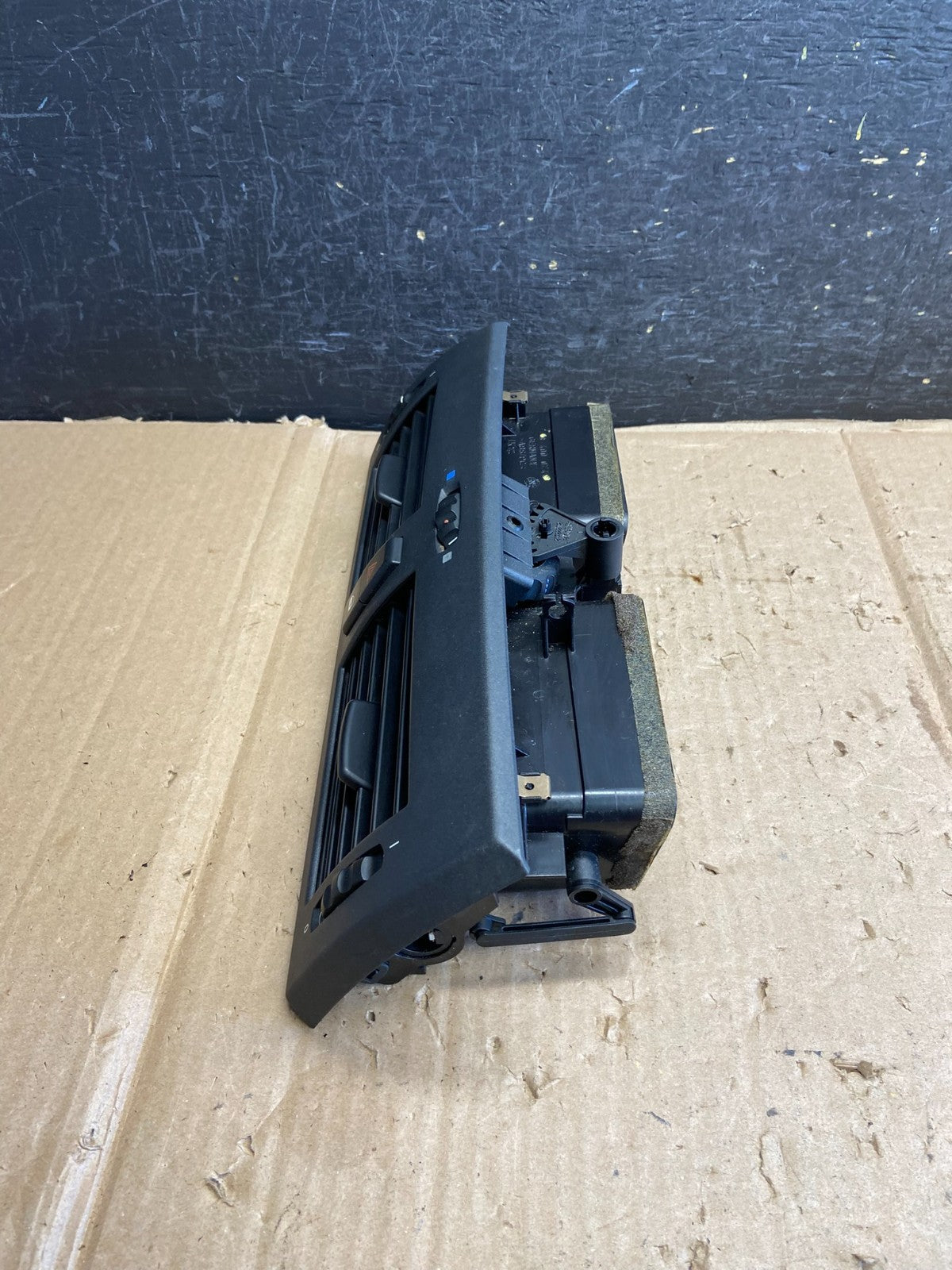 2004 to 2010 BMW X3 Center Console Dash Air Vent AI2836 DW2