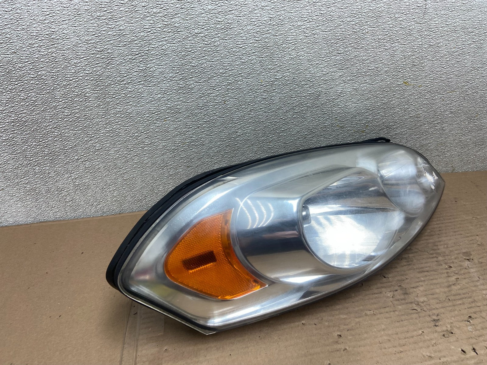2006 to 2013 Chevrolet Impala Right Passenger RH Headlight Halogen AA9326 DW2