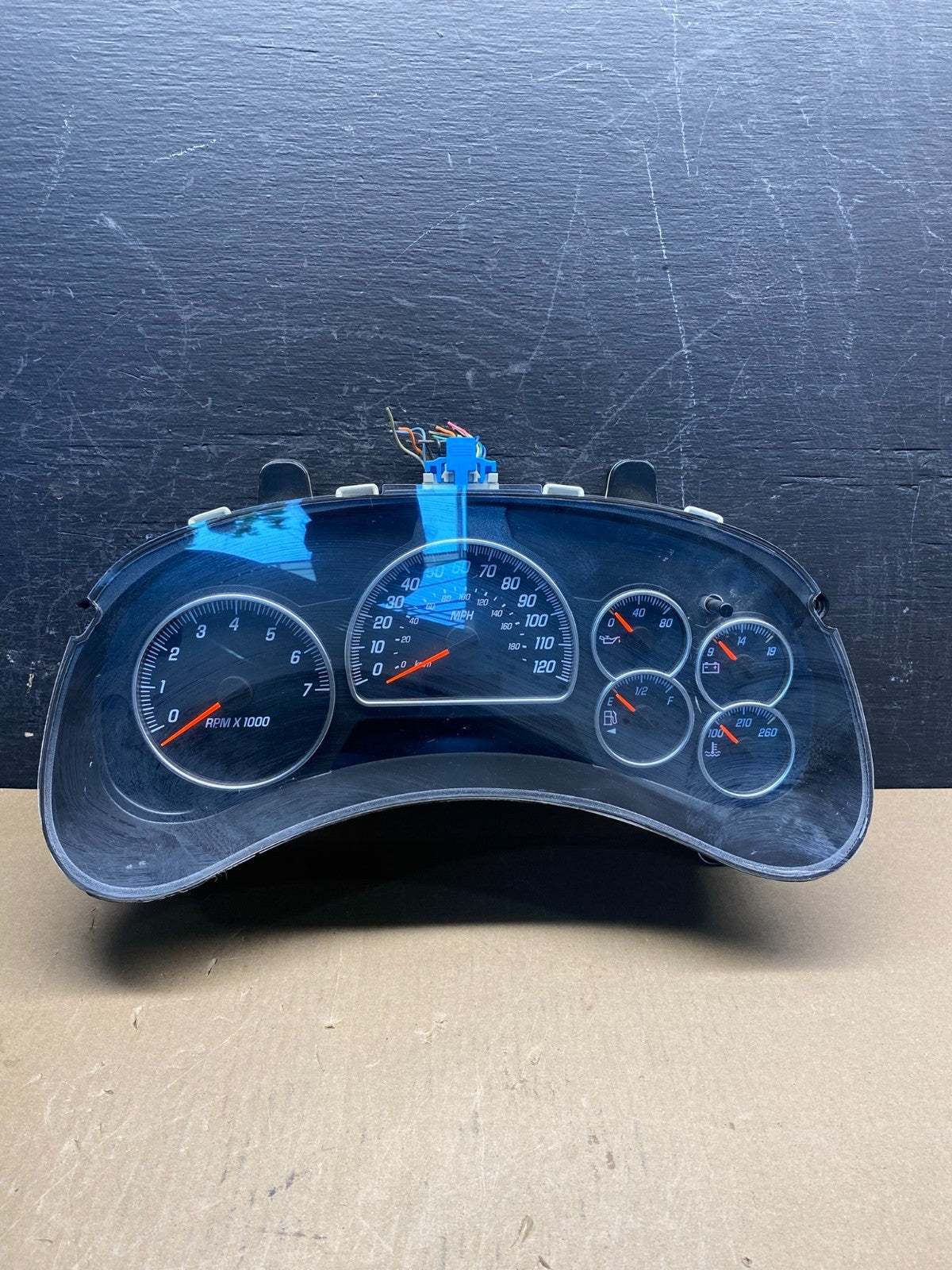 2002 - 2005 GMC Envoy Speedometer Cluster Gauge ag1837 DG0