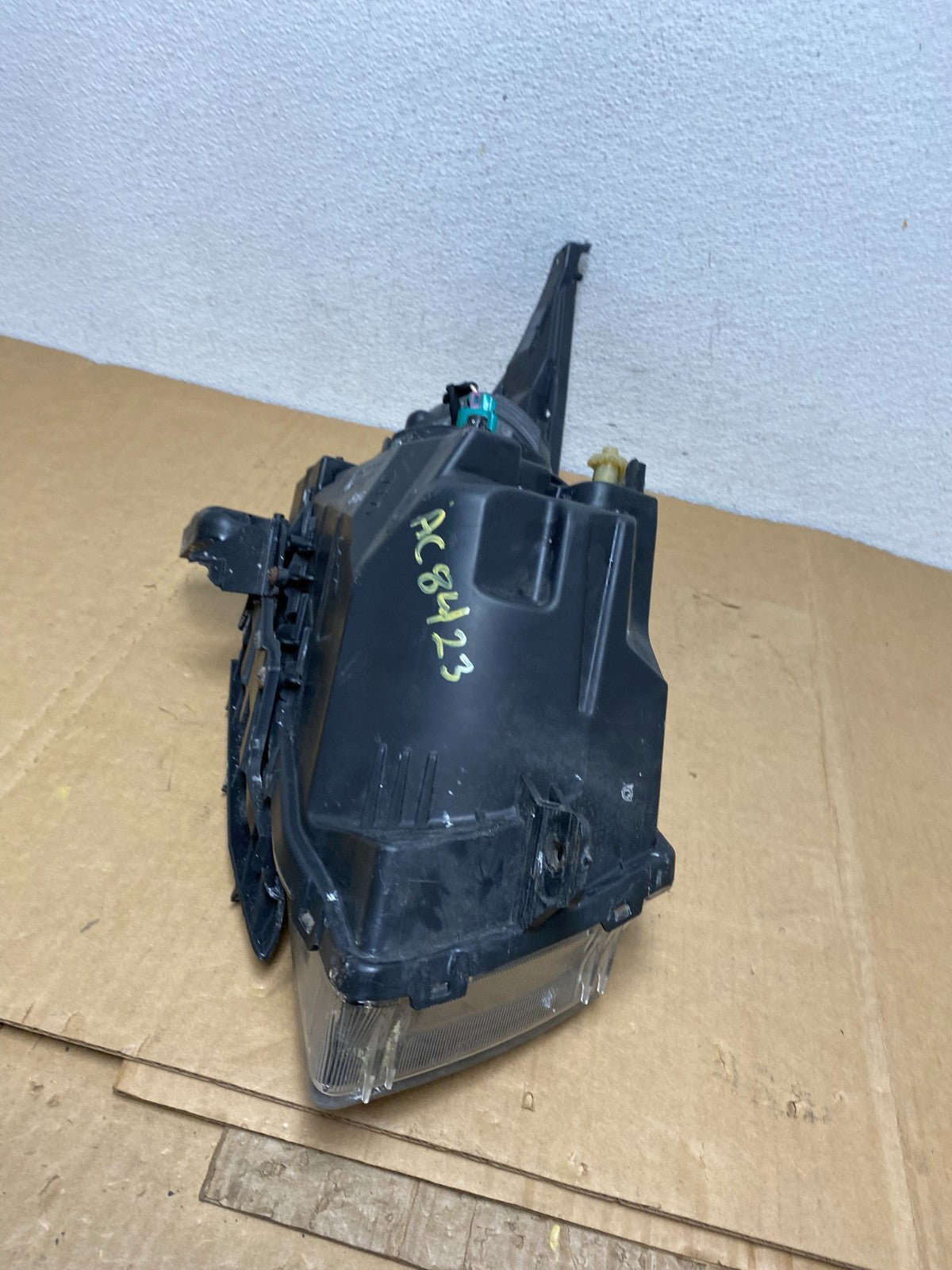 2011 to 2015 Chevrolet Cruze Halogen Left Driver LH Side Headlight AC8423 DW9