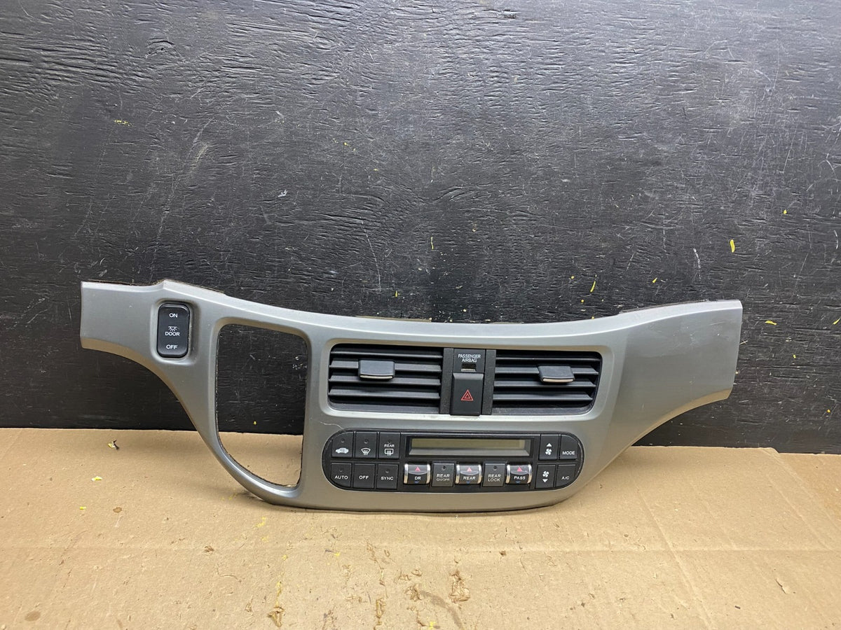 2005 to 2010 Honda Odyssey Radio Climate Control Dash Trim Bezel U5357 DG0