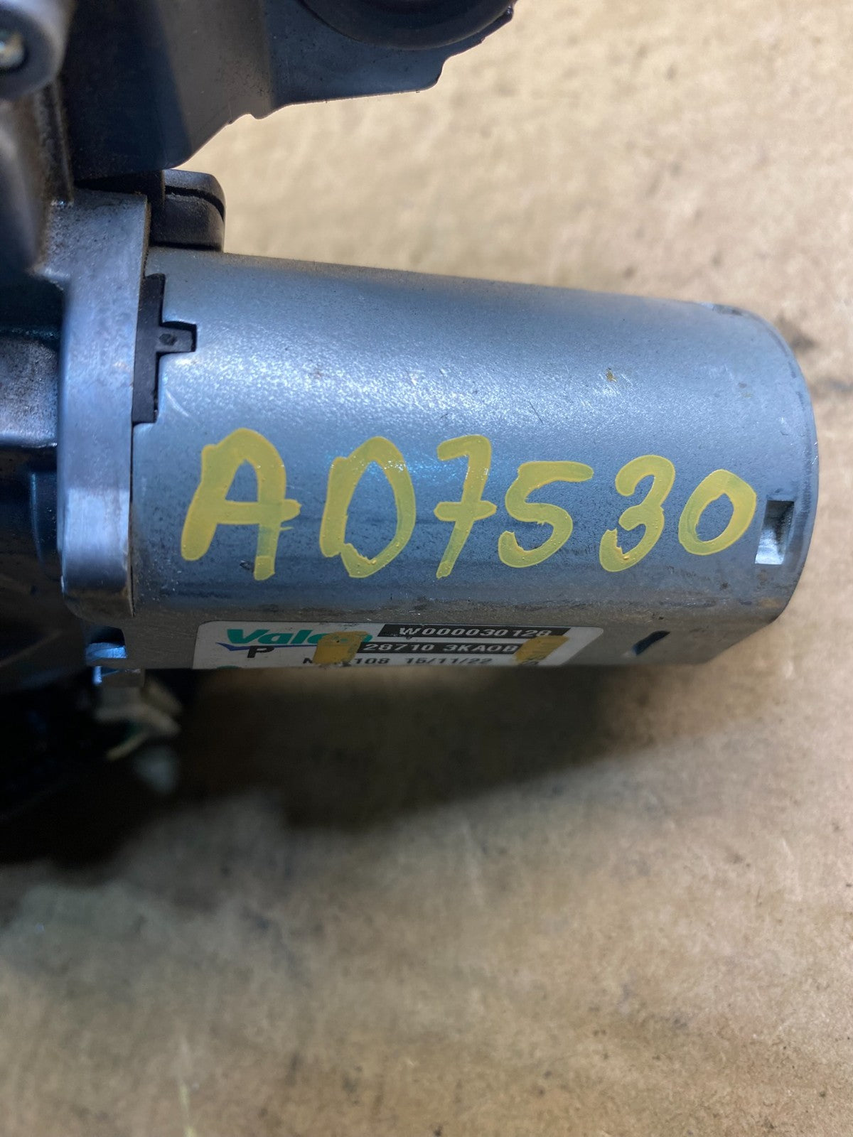 2013-2016 Nissan Pathfinder Back Door Rear Wiper Motor Wiper Blade ad7530 DG5
