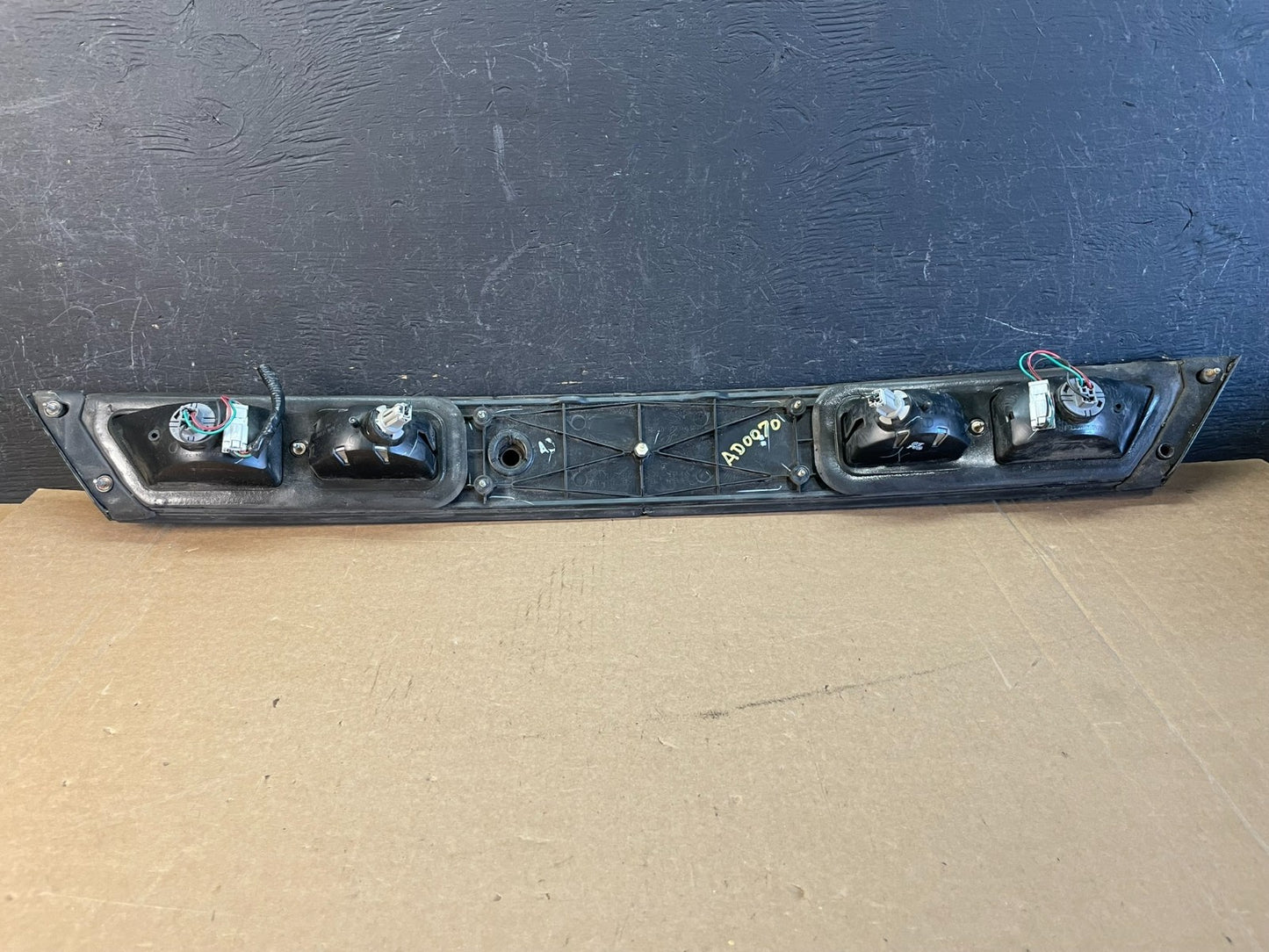 1998-2002 Honda Accord Coupe 2-Door Center Single Tail Light AD0070 DG5