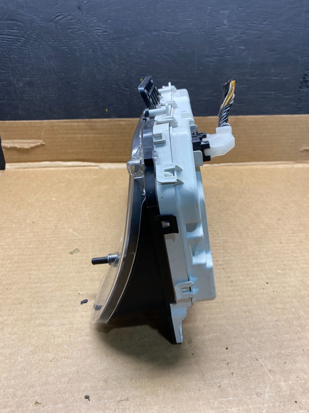 2011 to 2013 Ford E150 E250 E350 VAN Gauge Speedometer Cluster H1467 DG14