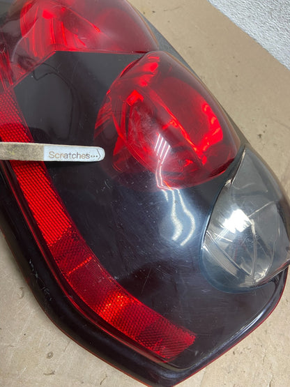 2002 to 2009 Chevrolet Trailblazer Left Driver LH Side Tail Light AG5520 LK3