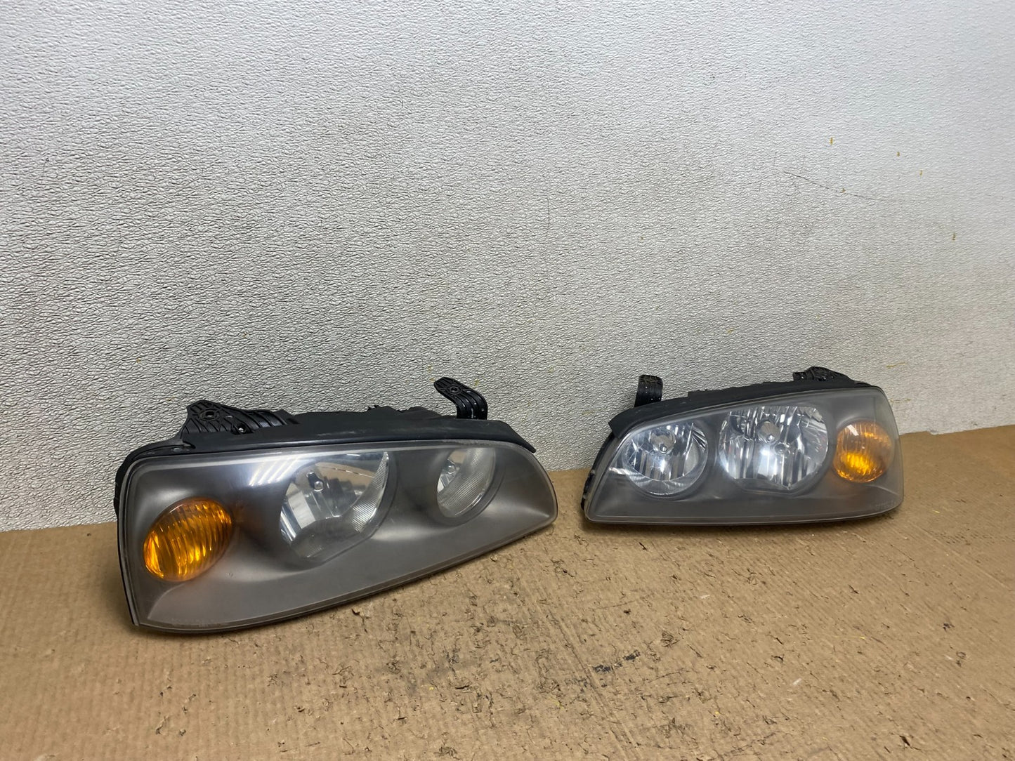 2004 2005 2006 Hyundai Elantra Left+Right Set Halogen Headlights W7978 DW2