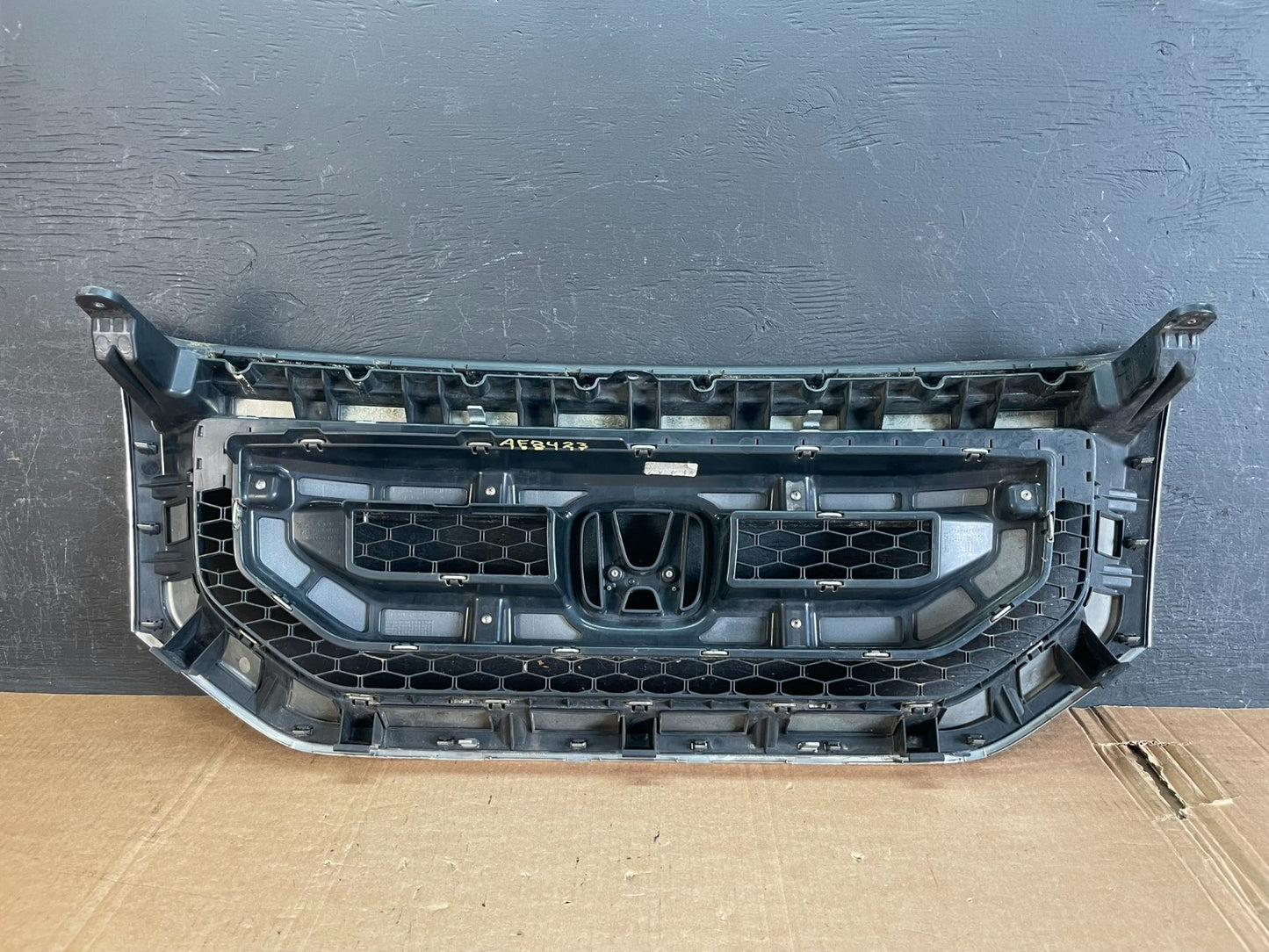 2009 to 2011 Honda Pilot Front Upper Grill Grille AE8423 DW3