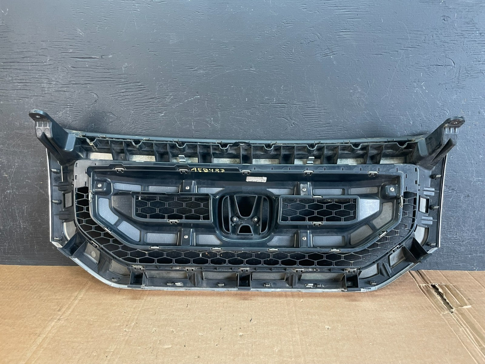 2009 to 2011 Honda Pilot Front Upper Grill Grille AE8423 DW3