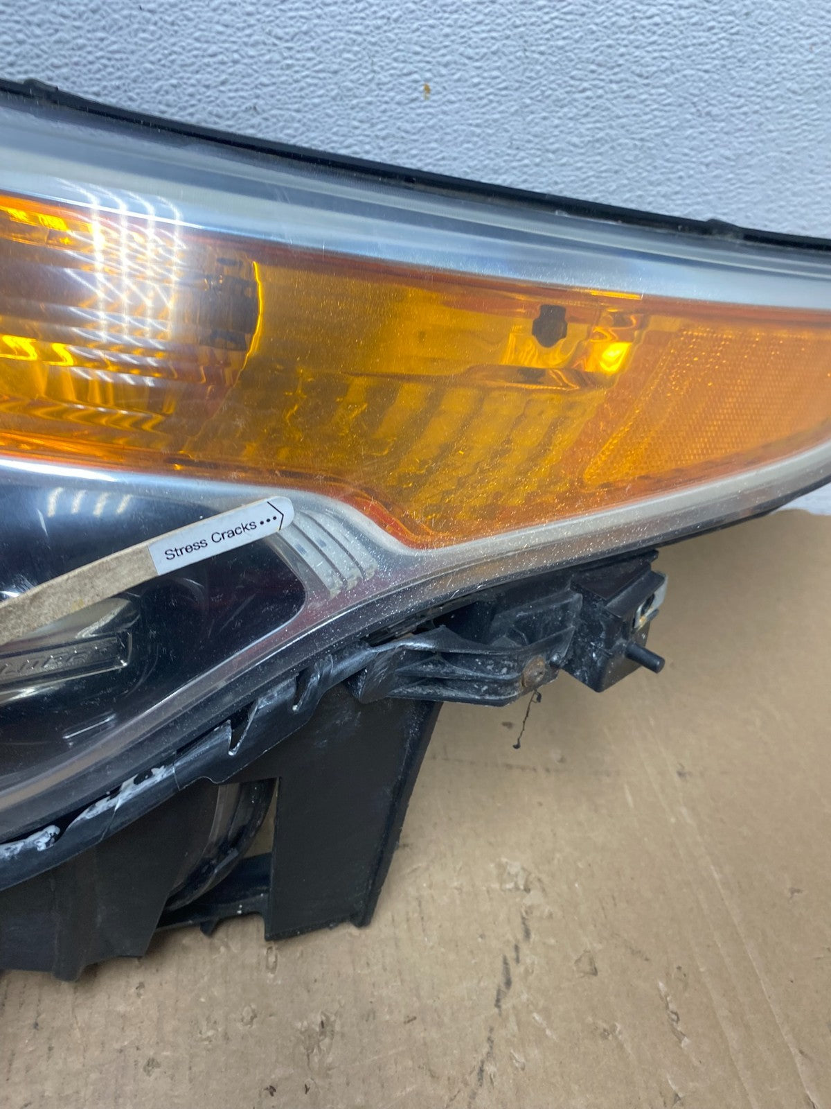 2011 to 2015 Ford Explorer Left Driver LH Halogen Headlight AD8032 DW3