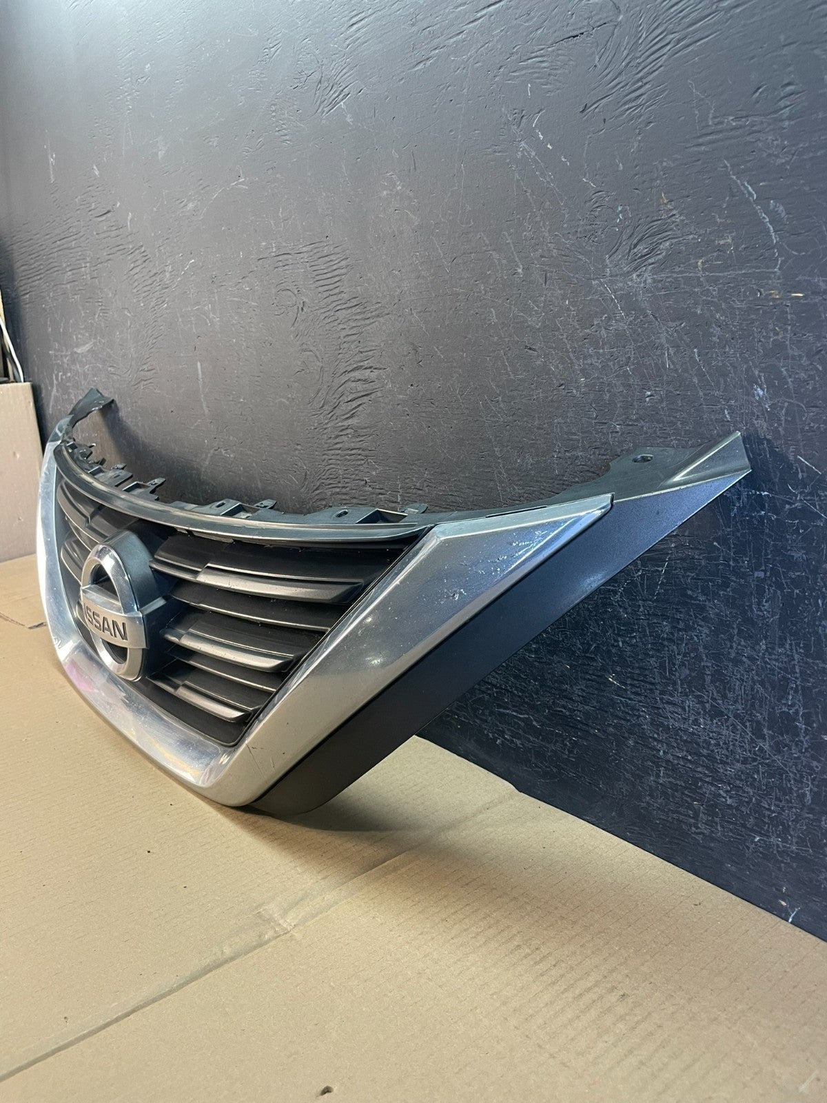 2016 2017 2018 Nissan Altima Front Upper Grill Grille AE3511 DG1