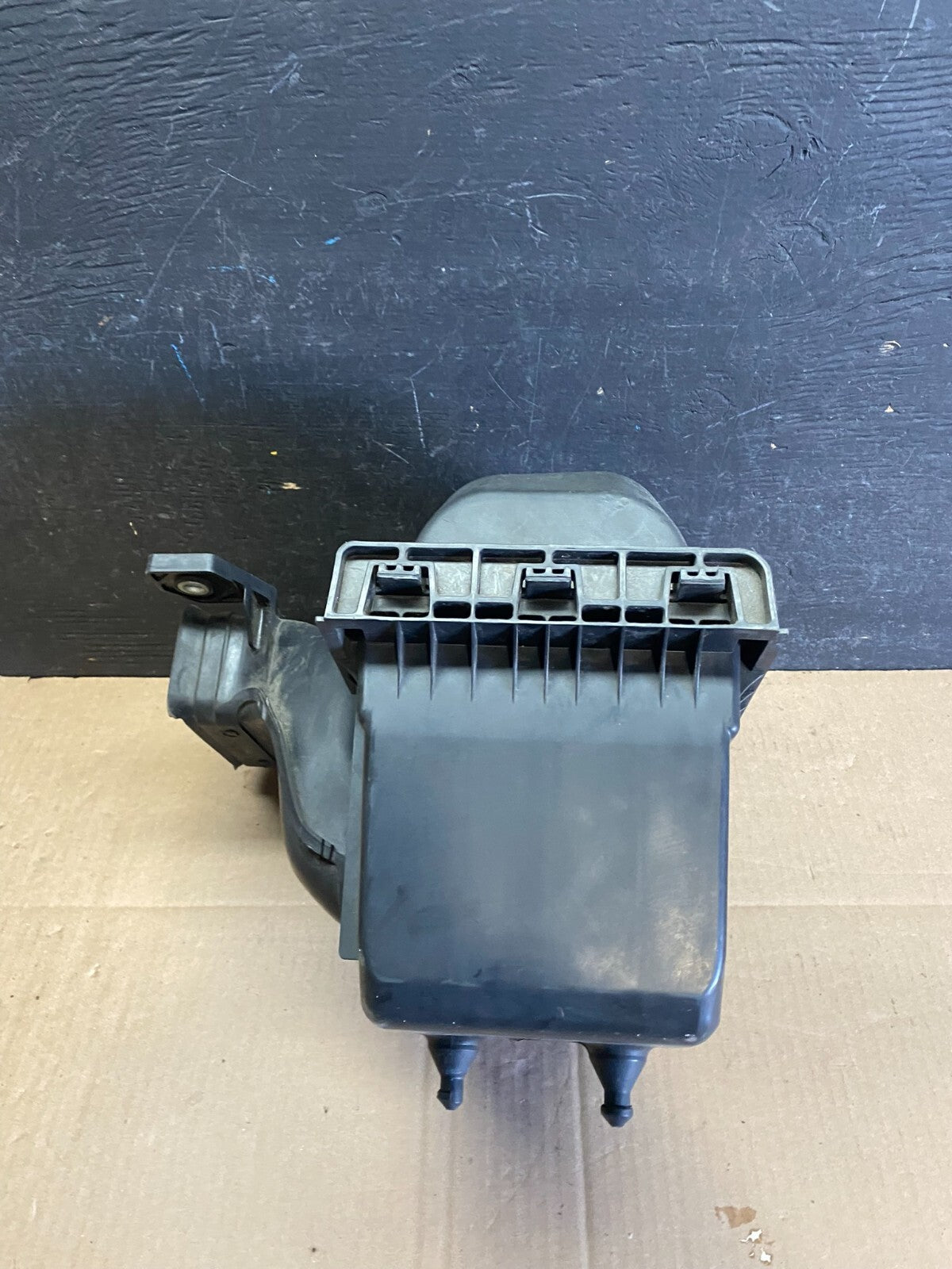 2007 to 2010 Lincoln MKX 3.7L Air Cleaner Box Resonator OEM I3322 DG11