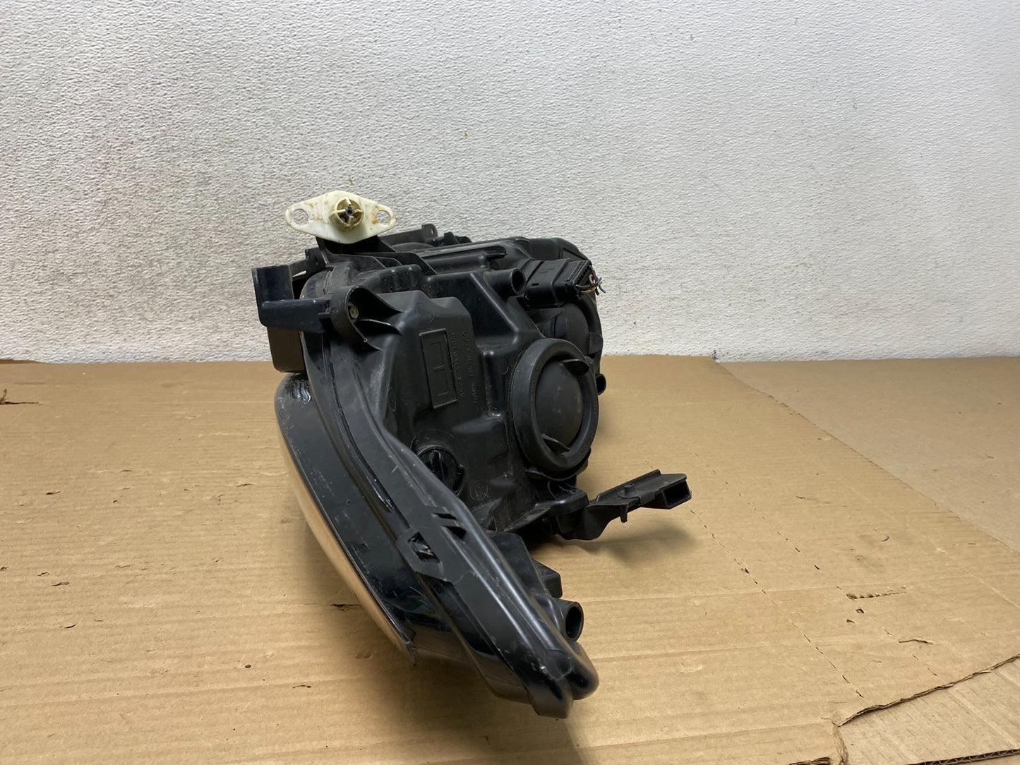2013 to 2016 Ford Fusion Right Passenger Rh Side Headlight AG8121 DW9
