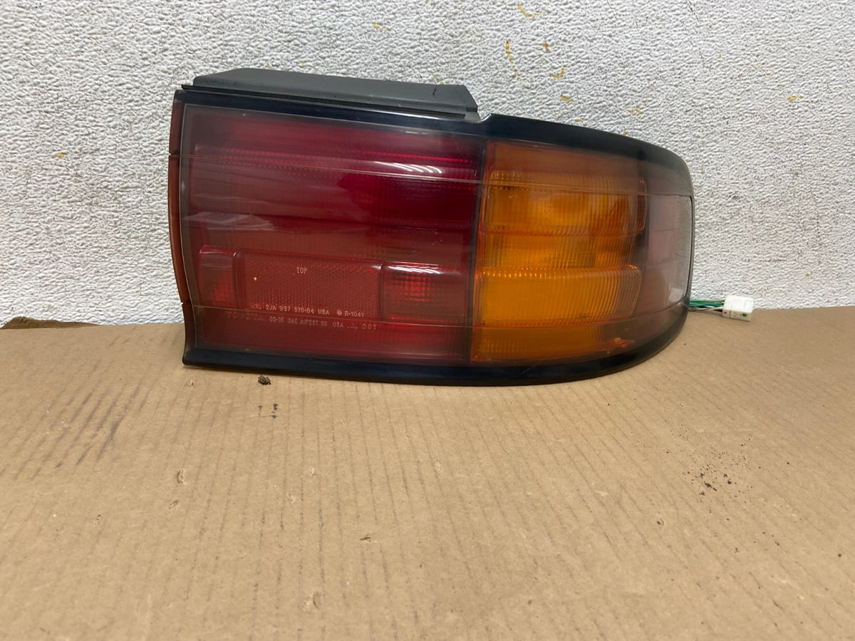 1992 1993 1994 Toyota Camry Right Passenger RH Side Tail Light AH3015 LK0