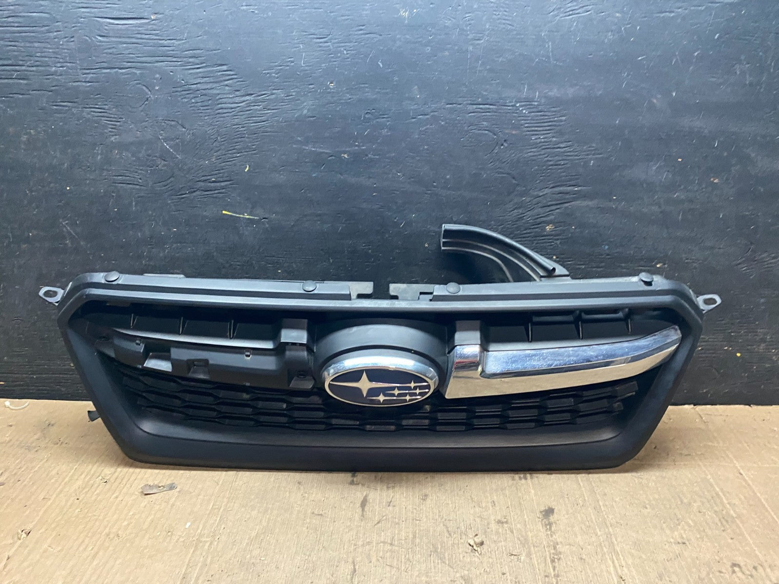 2012-2016 Subaru Impreza Crosstrek Front Upper Grill Grille T4198 DG0
