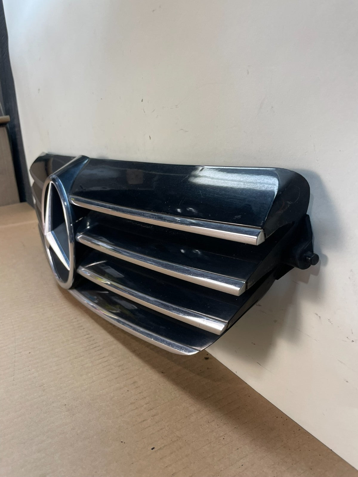 2003-2009 Mercedes Clk-Class W209 CLK550 CLK55 Front Upper Grill Grille aj10411