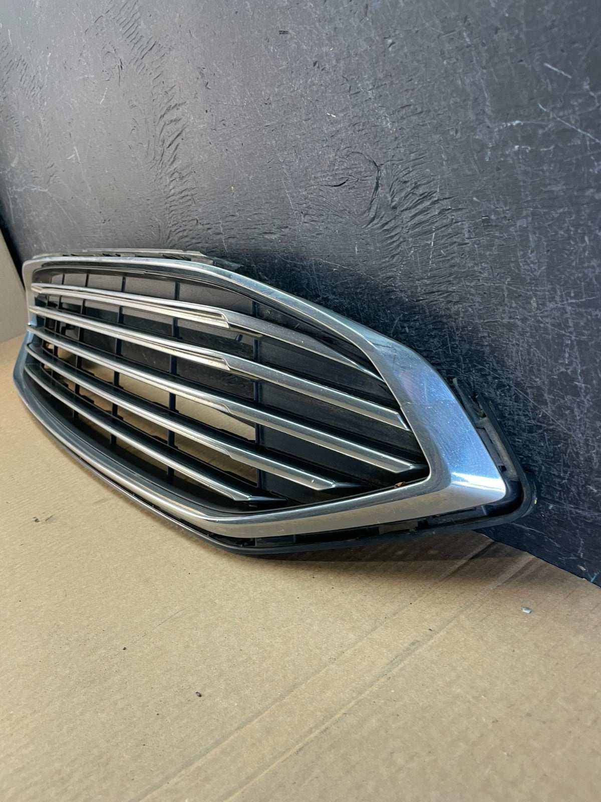 2017 to 2018 Ford Fusion Front Upper Grille Chrome Grill Bumper AD8744 DG1