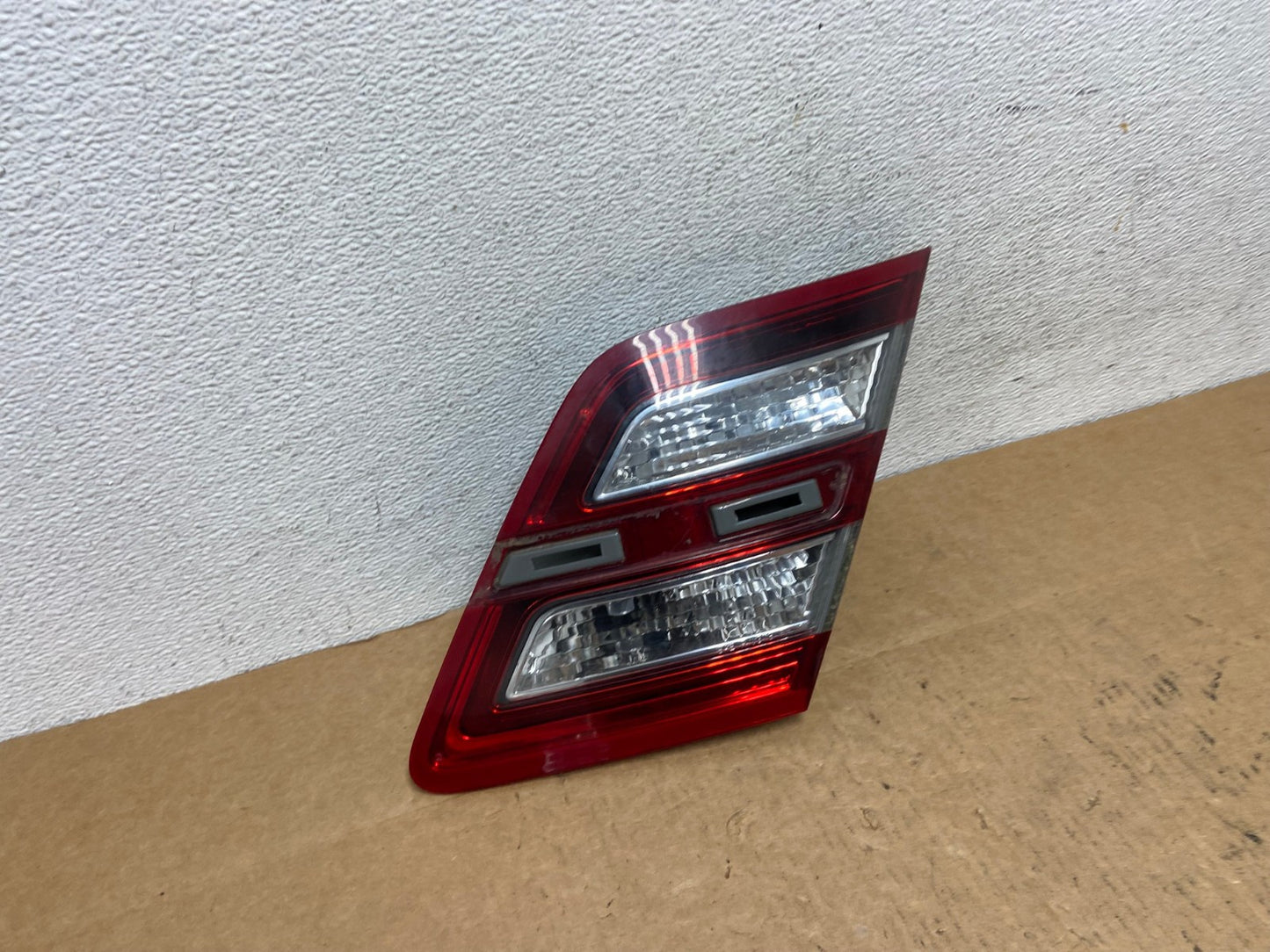 2013 to 2018 Ford Taurus Right Passenger Rh Side Tail Light Inner AD4660 LK2